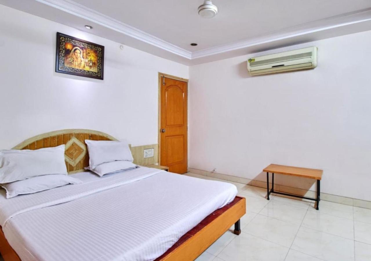 Hotel Wayfare Shirdi Zewnętrze zdjęcie