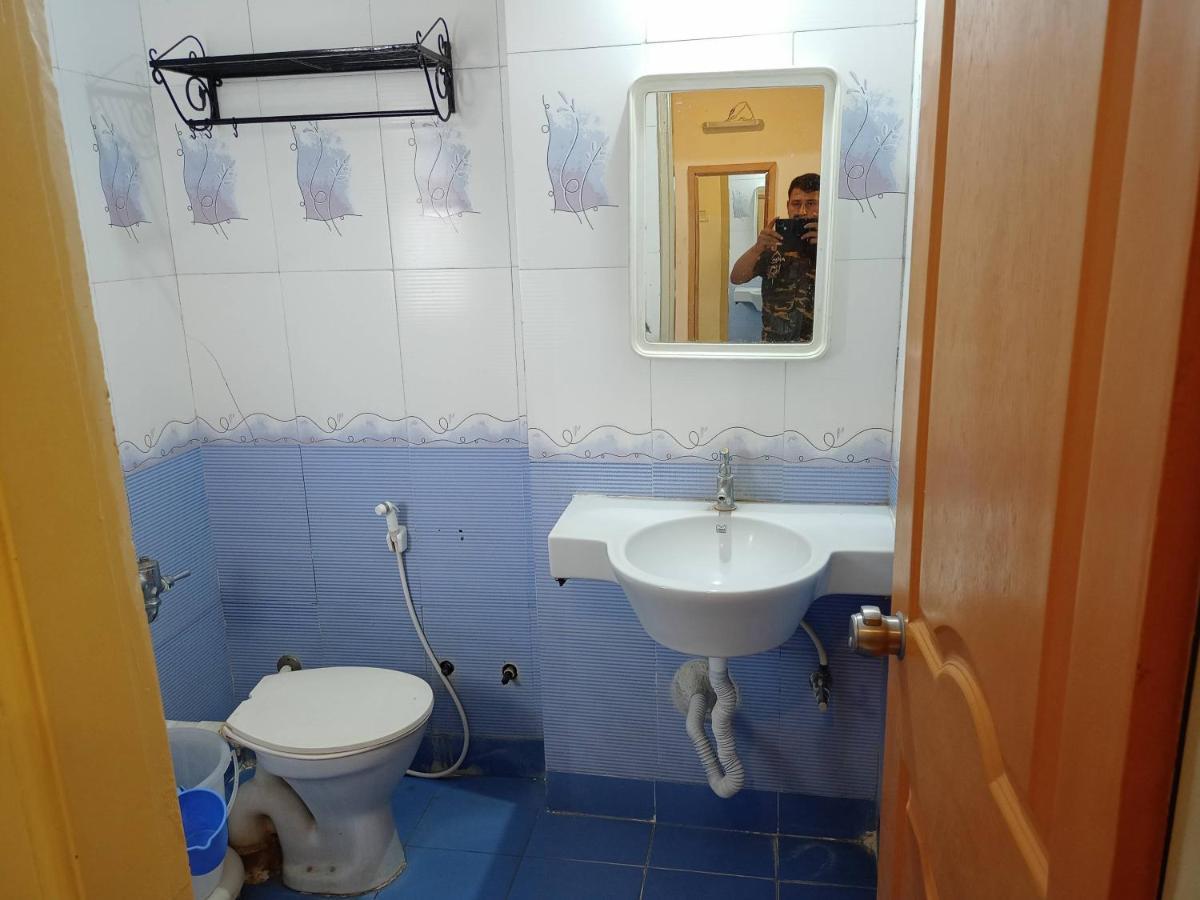 Hotel Wayfare Shirdi Zewnętrze zdjęcie